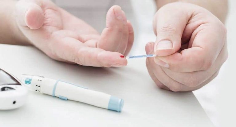 Symptoms of High Blood Sugar in Non Diabetics: Signs and Safety